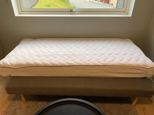 Postel nebo postele na pokoji v ubytování Hybelleilighet med eget bad