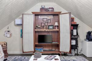 TV a/nebo společenská místnost v ubytování Serendipity