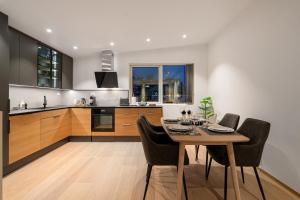 Køkken eller tekøkken på Arctic Luxury Villa Tromsø I FREE Parking