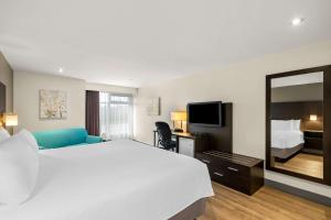 TV a/nebo společenská místnost v ubytování Best Western Hotel St. Jerome