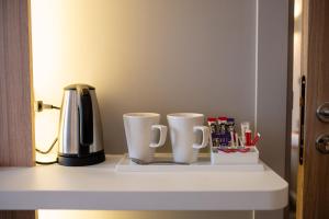 Holiday Inn Express - Arcachon - La Teste by IHG的咖啡和沏茶工具