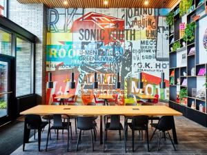 Restaurace v ubytování citizenM Seattle Pioneer Square