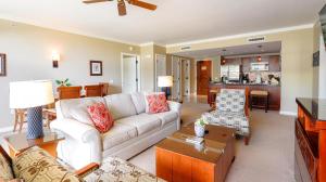 Posezení v ubytování Konea 505: 2 Bed/2 Bath, Ocean & Sunset Views