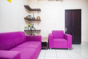 Area soggiorno di Bies Malioboro Hotel RedPartner