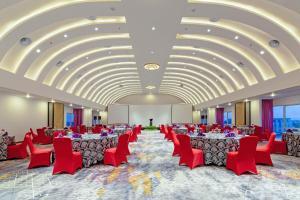 Restaurace v ubytování Mercure Pontianak City Center + 37 fotografií