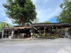 Gallery image of Paradise Bungalows in Haad Rin