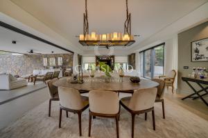 Imagine din galeria proprietății Luxueuse Villa Monticello, Golf & Spa Resort în Beau Champ