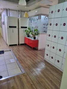 Tanhyun Rodeo Suite Livingtel的厨房或小厨房