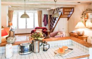 Χώρος καθιστικού στο Nice Home In Saint-Martin-De-Ré