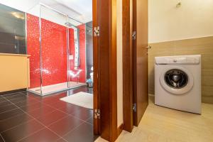 A bathroom at Luxury casa Margherita