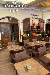 Reštaurácia alebo iné gastronomické zariadenie v ubytovaní Josephine Old Town Square Hotel - Czech Leading Hotels