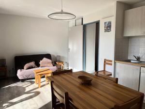 Kuchyňa alebo kuchynka v ubytovaní Résidence Balcons Du Soleil 1 - ST4pers BALCONS DU SOLEIL 20-Peyresourde MAE-9894
