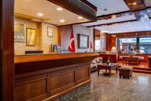 A seating area at Peak Star Hotel