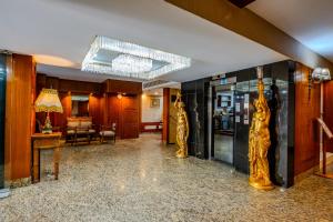 The lobby or reception area at Peak Star Hotel