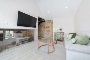Μια τηλεόραση ή/και κέντρο ψυχαγωγίας στο HyP - Casa Lagareta