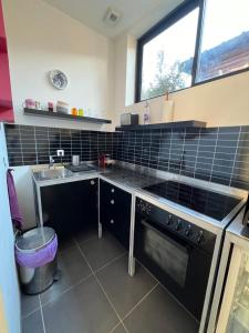 Køkken eller tekøkken på LOFT des 7 chemins - 4 Voyageurs + 15 billeder