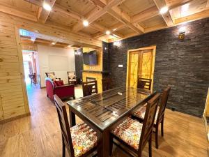 Φωτογραφία από το άλμπουμ του The Lake House By Kumaon Homes σε Nainital