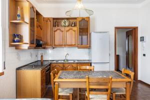 Kuchyň nebo kuchyňský kout v ubytování Villa Del Sole
