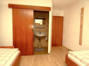 Koupelna v ubytování Apartment Dachstein by Interhome + 30 fotografií