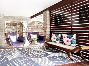 Φωτογραφία από το άλμπουμ του Lake-view Retreat w Spa, nearby Beaches & Shopping in the Central Coast σε Lakeside