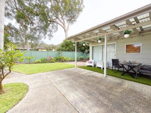 Φωτογραφία από το άλμπουμ του Lake-view Retreat w Spa, nearby Beaches & Shopping in the Central Coast σε Lakeside +24 φωτογραφίες