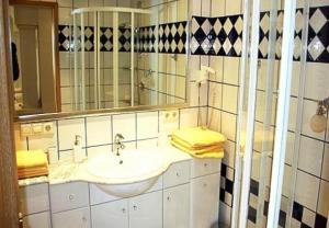 Kúpeľňa v ubytovaní Apartments Martin + 28 fotografií