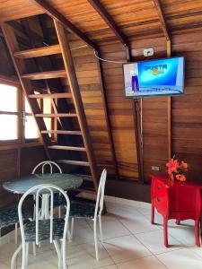 Televisyen dan/atau pusat hiburan di Chalé Lemes
