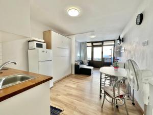 Køkken eller tekøkken på Marina El Muelle