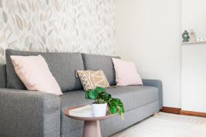 A seating area at Fully furnished flat Arco della Pace by Easylife