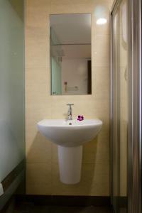 Koupelna v ubytování Alami Garden Hotel