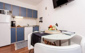 Kuchyňa alebo kuchynka v ubytovaní Apartments Zeljko B