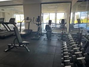 Fitness centrum a/nebo fitness zařízení v ubytování Retreat, block A2, unit 1