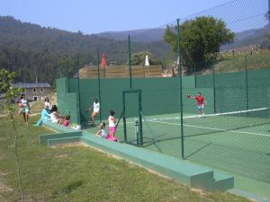 Tenis alebo squash v ubytovaní Areal alebo jeho okolí