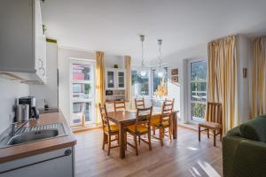 Kuchyň nebo kuchyňský kout v ubytování K2 Aparthotel Klínovec Views - Mezonet Apt