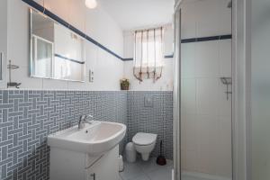 Koupelna v ubytování K2 Aparthotel Klínovec Views - Mezonet Apt