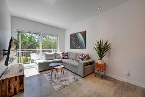 Μια τηλεόραση ή/και κέντρο ψυχαγωγίας στο Condo Hotel 202