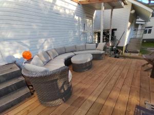 Kalle's unluxury guest house Aircon 15min city center by train