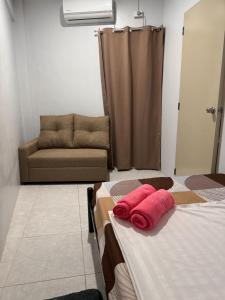 Postel nebo postele na pokoji v ubytování Comfy Staycation IV