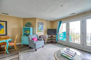 Χώρος καθιστικού στο Oceanfront North Topsail - Pools - Hot Tubs - Onsite Restaurant