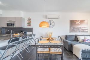 Kuchyňa alebo kuchynka v ubytovaní Apart-rent Apartment Sant Maurici 0137