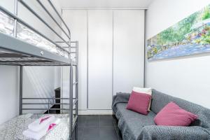 Posteľ alebo postele v izbe v ubytovaní Apart-rent Apartment Sant Maurici 0137