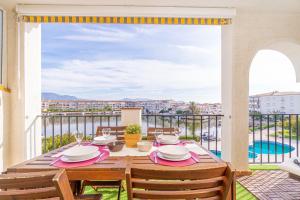 Balkón alebo terasa v ubytovaní Apart-rent Apartment Sant Maurici 0137