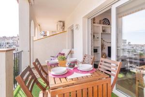 Balkón alebo terasa v ubytovaní Apart-rent Apartment Sant Maurici 0137