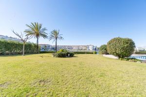 Vonkajšia záhrada v ubytovaní Apart-rent Apartment Sant Maurici 0137