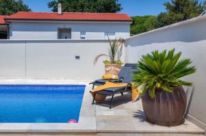 Πισίνα στο ή κοντά στο Villa Tena with Private Swimming Pool