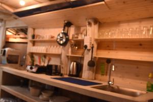 Kuchyň nebo kuchyňský kout v ubytování Muthu Villa 94 Midigama + 78 fotografií