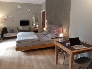 Μια τηλεόραση ή/και κέντρο ψυχαγωγίας στο Eutierria Living