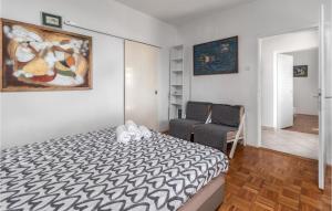 Posteľ alebo postele v izbe v ubytovaní Beautiful Apartment In Novi Vinodolski