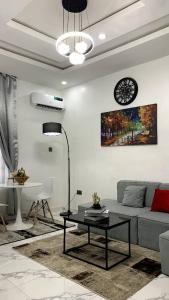 Posezení v ubytování WHITEFIELD LUXURY APARTMENT