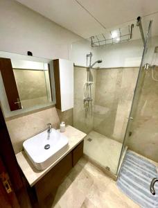 Ένα μπάνιο στο AMIZING Apartments Marrakech WAZO